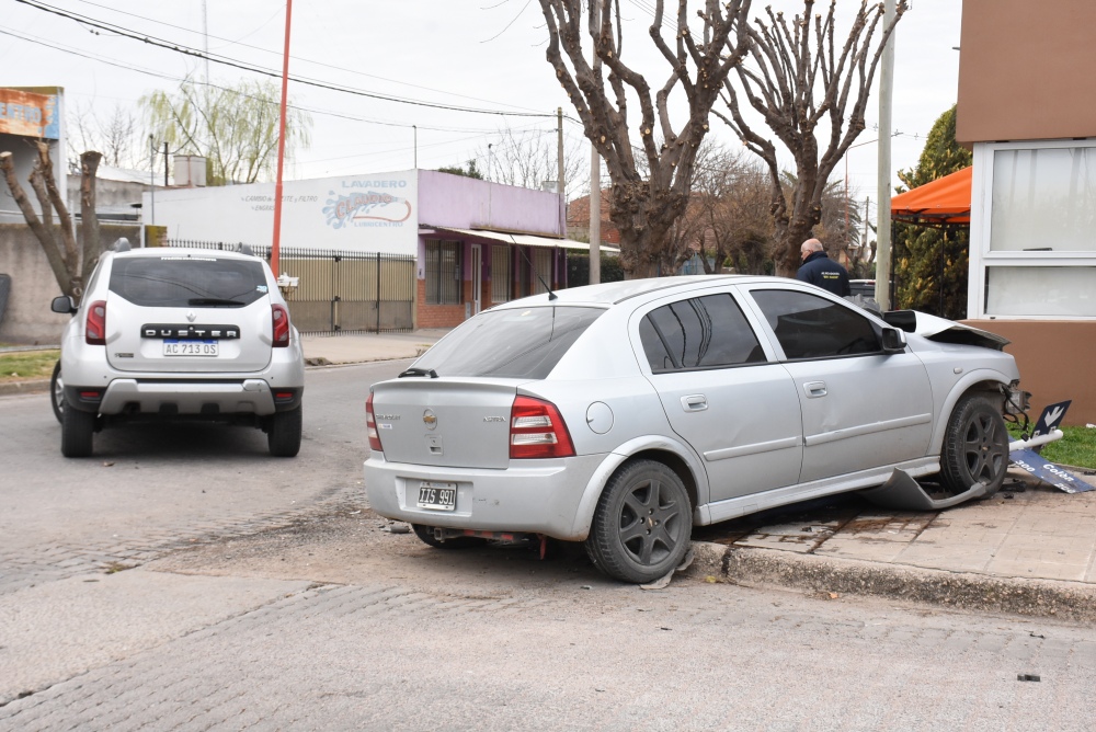 Fuerte choque en la esquina de Pellegrini y Colón