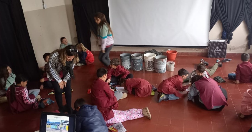 Charla sobre compostaje en la Escuela Primaria Nº1