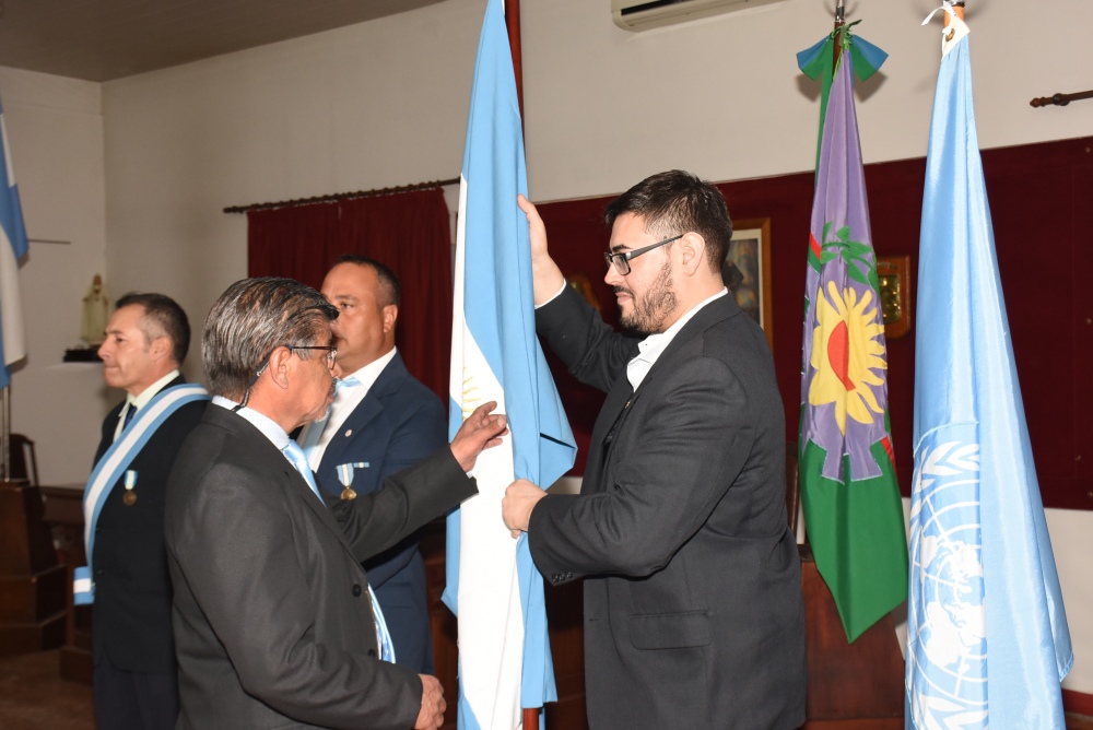 Los cascos azules tienen su bandera de ceremonia