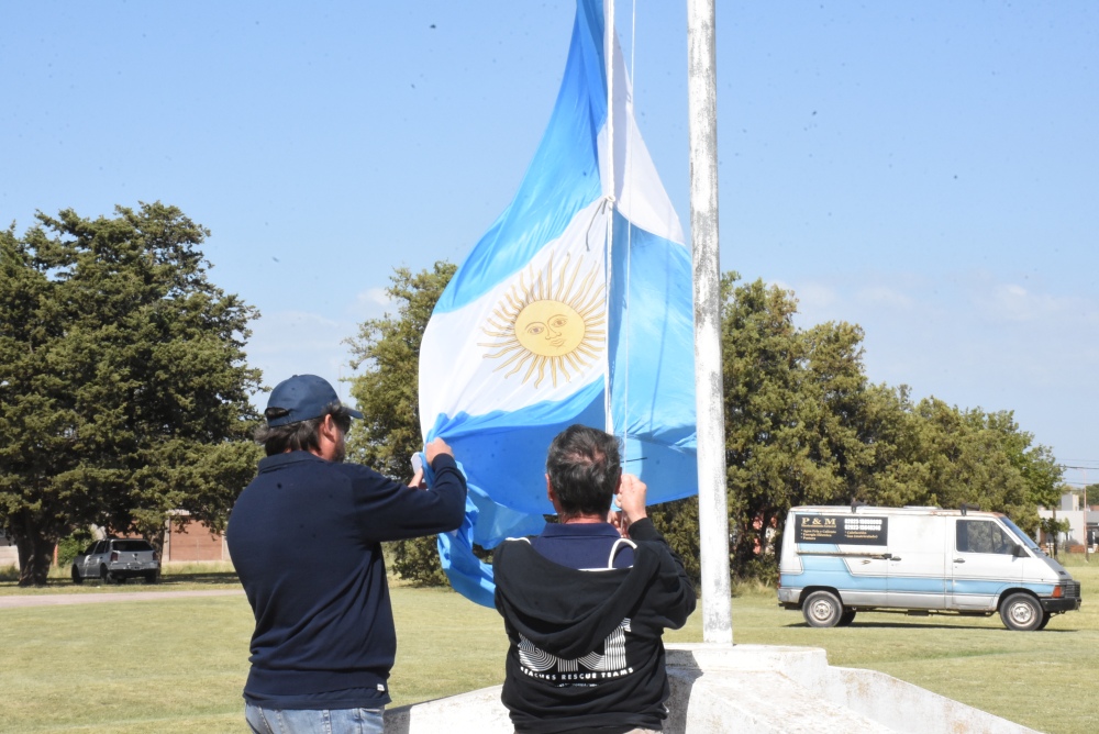 Charla abierta del Comodoro Luis Briatore en el Aero Club Pigüé