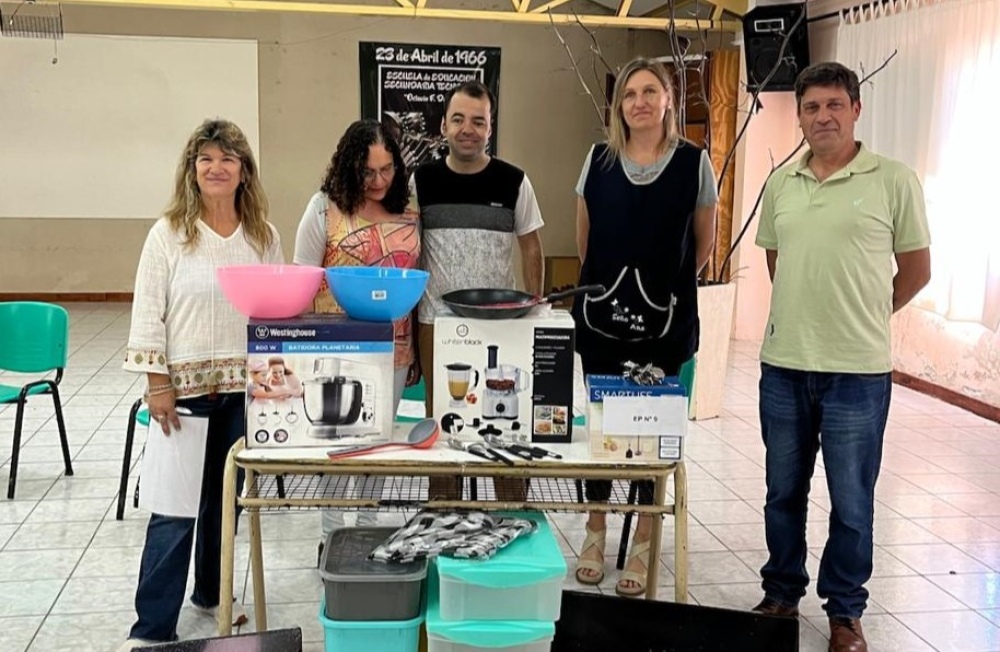 Entrega de equipamiento para los comedores escolares