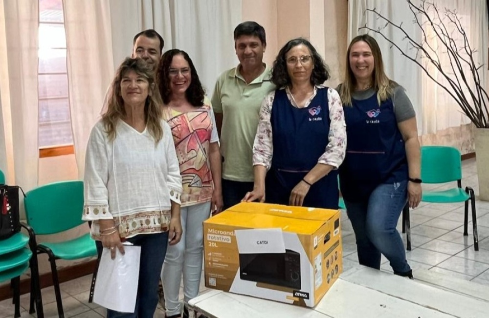 Entrega de equipamiento para los comedores escolares