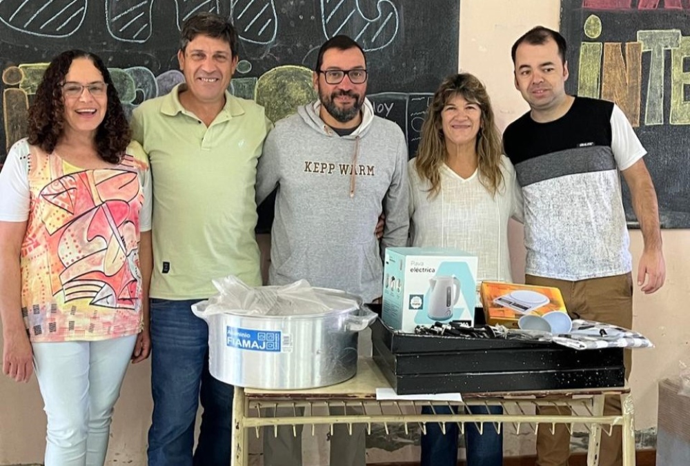 Entrega de equipamiento para los comedores escolares