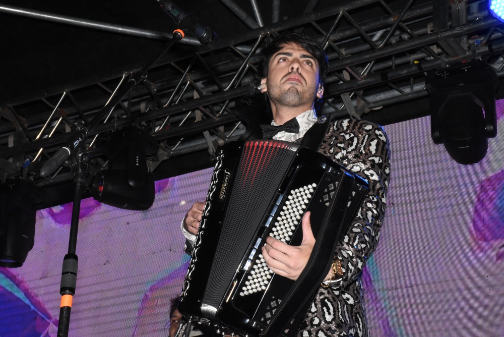 Los Palmae y un gran show en el cierre de los festejos en Saavedra