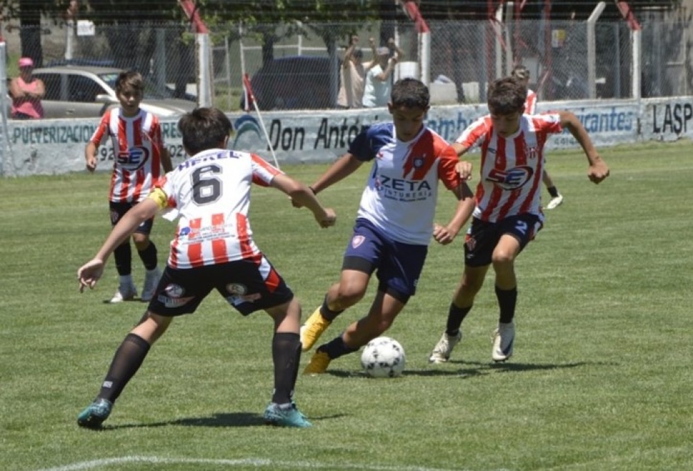 Los chicos disputaron un nuevo capítulo de inferiores