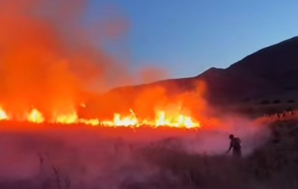 Incendio en las Sierras: Bomberos trabajan para controlar el siniestro