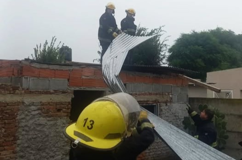 Voladura de techo en una vivienda deshabitada 