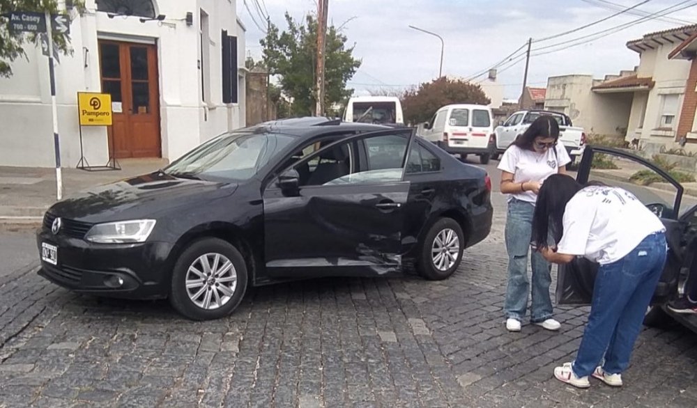 Choque de tránsito en la intersección de Francia y Av. Casey