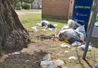 Indignación y preocupación de vecinos por acumulación de basura en calle Libertad