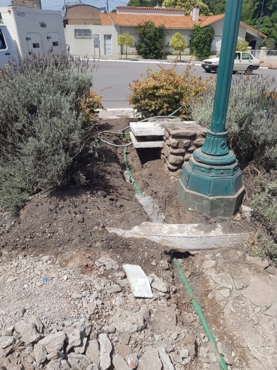 CONTINUAN LAS REMODELACIÓN EN LA FUENTE DE AGUA