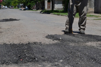 ATRASOS EN EL BACHEO EN PIGÜÉ