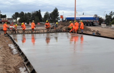 Rotonda de ruta 33 y 67: la reconstrucción de losas lleva un 75% de avance