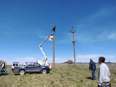 Instalan fibra óptica en Goyena