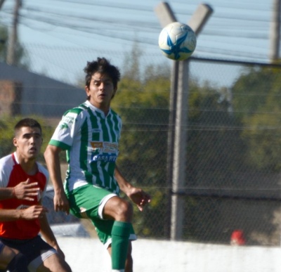 Huanguelén se puso al día con una goleada