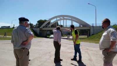 Analizan cambios en el tránsito bajo el puente de la ruta 33