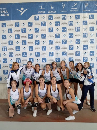 Pigüenses en un Campus nacional de gimnasia aeróbica