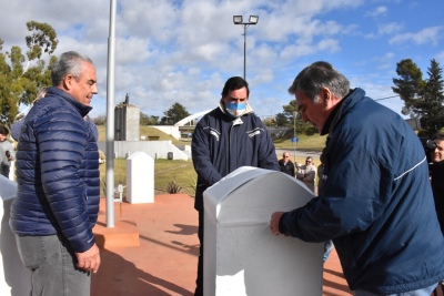 Se develaron placas con acontecimientos históricos de la guerra de Malvinas