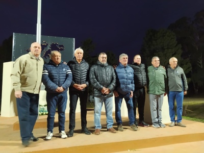 SE DEVELÓ UNA NUEVA PLACA EN EL MONUMENTO A LOS VETERANO DE MALVINAS