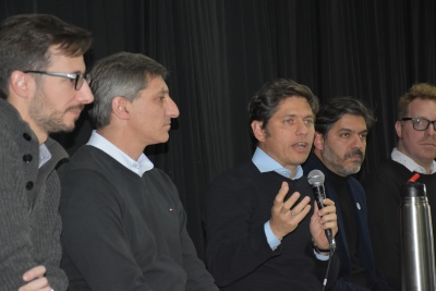 Kicillof presentó el plan "Puentes" y advirtió "no se metan con la universidad"