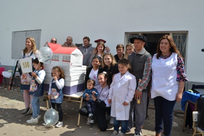 Emotivos 100 años de la escuela rural de La Himalaya