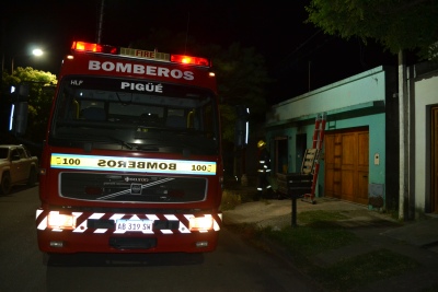 INCENDIO EN UNA CASA EN CALLE URQUIZA AL 900