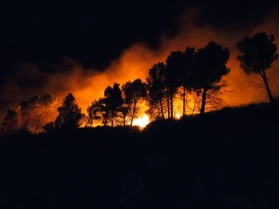 Esta cortada la ruta 76 a la altura del abra de la ventana por el incendio