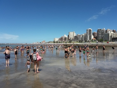 Municipios costeros bonaerenses admiten "merma" en turismo pero la temporada "cumple expectativas"