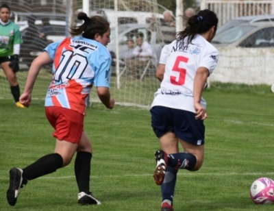 Fútbol Femenino: Las Lobas golearon el clásico